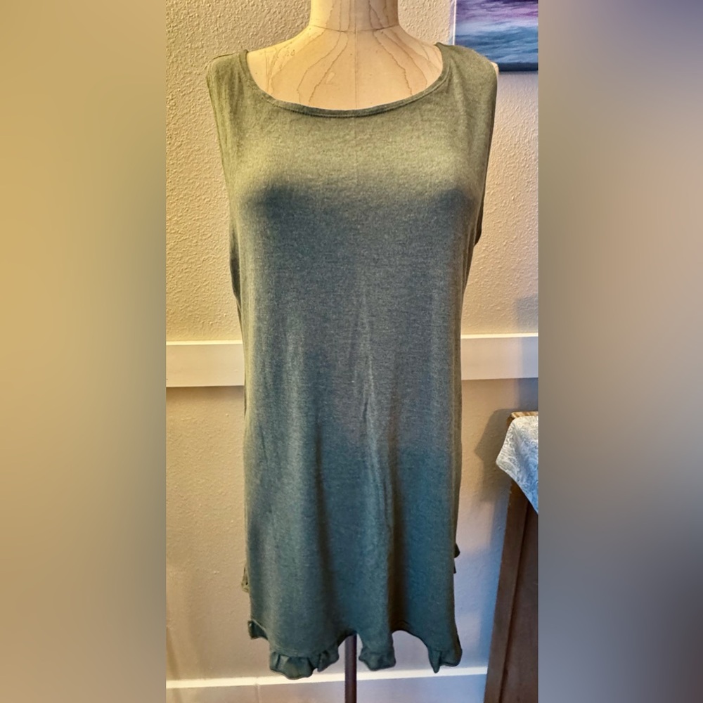 Logo Layers Sleeveless Green Tunic Top - Women's Relaxed Fit, Size XL